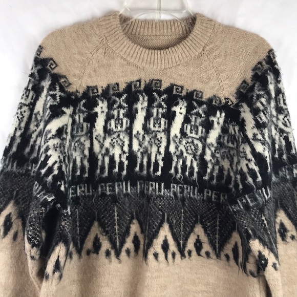 Sweaters - EUC soft cozy llama Peru pullover sweater